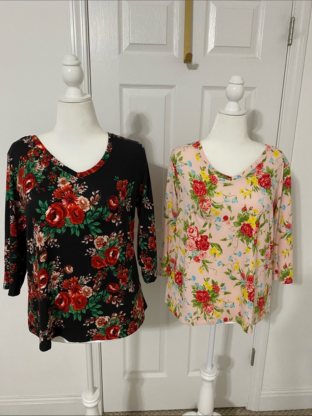 NWOT The Pioneer Woman Black & Blush Pink Floral V-Neck 3/4 Sleeve Tops - 2 pack